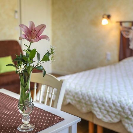 Le Nid De L'Ecureuil Bed & Breakfast Brens  Екстериор снимка