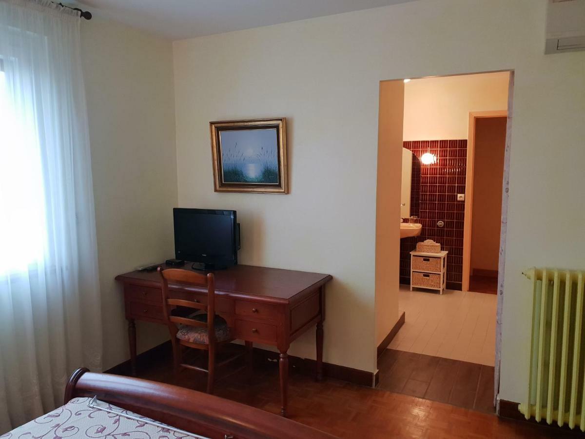Le Nid De L'Ecureuil Bed & Breakfast Brens  Екстериор снимка