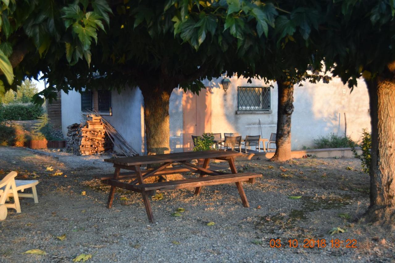 Le Nid De L'Ecureuil Bed & Breakfast Brens  Екстериор снимка