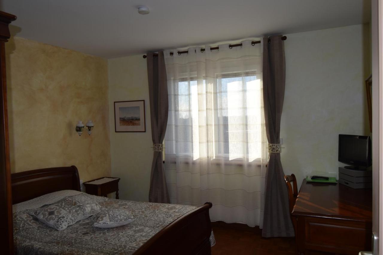 Le Nid De L'Ecureuil Bed & Breakfast Brens  Екстериор снимка
